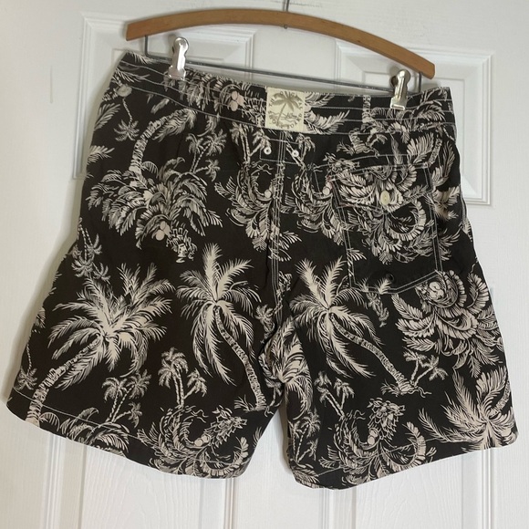 J CREW The Original Board Short in black/white palm tree print - 33 - Picture 2 of 4
